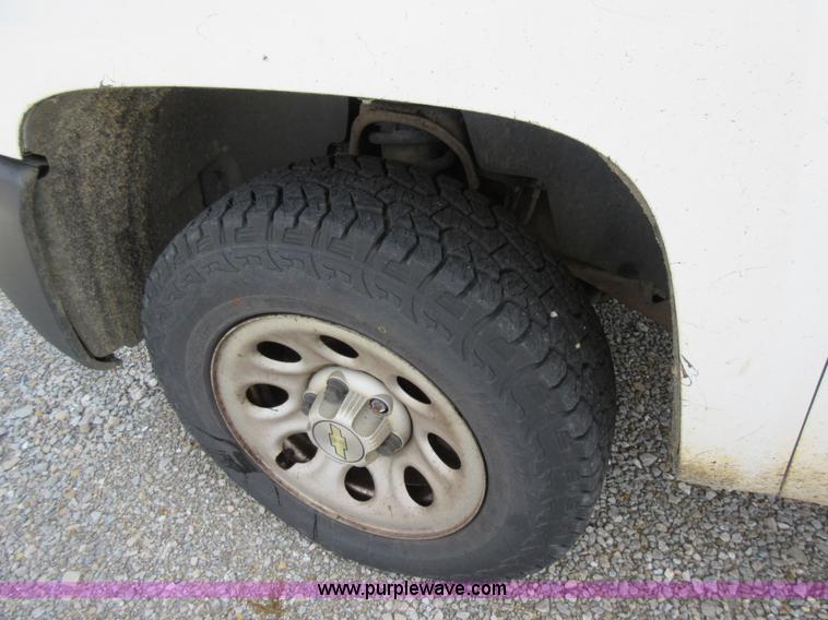 image for item K5260 2007 Chevrolet Silverado 1500 Ext. Cab pickup truck