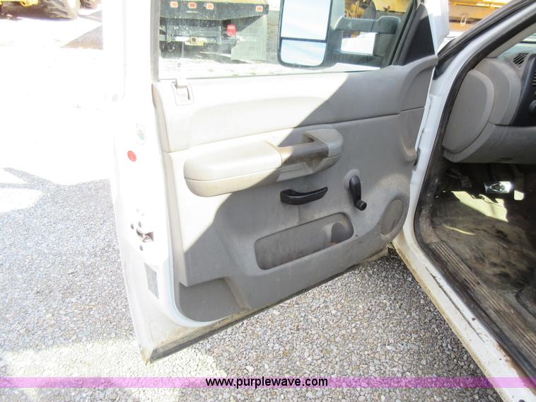 image for item K5260 2007 Chevrolet Silverado 1500 Ext. Cab pickup truck