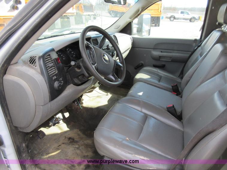 image for item K5260 2007 Chevrolet Silverado 1500 Ext. Cab pickup truck