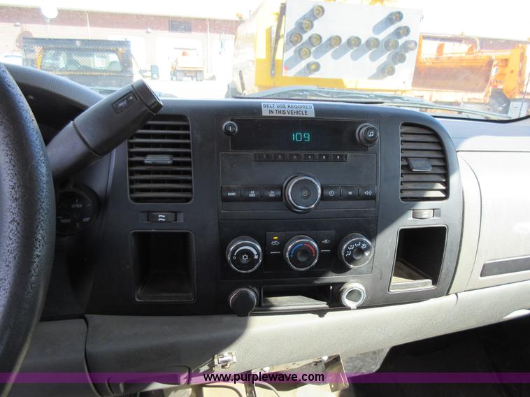 image for item K5260 2007 Chevrolet Silverado 1500 Ext. Cab pickup truck