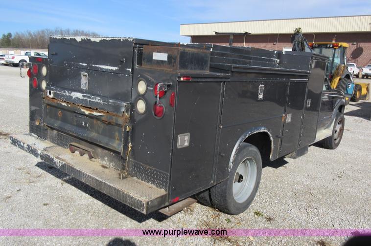 image for item K5261 2000 Chevrolet 3500HD utility truck