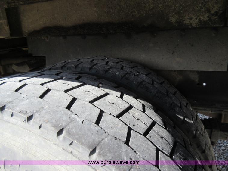 image for item K5261 2000 Chevrolet 3500HD utility truck