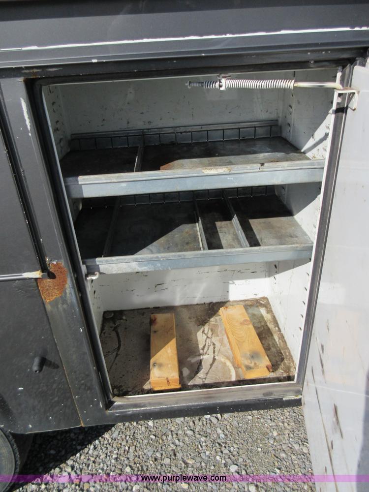 image for item K5261 2000 Chevrolet 3500HD utility truck