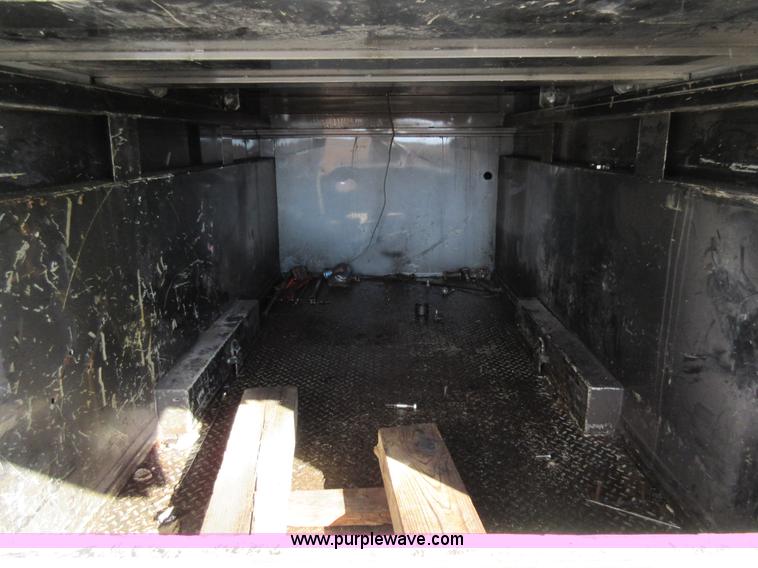 image for item K5261 2000 Chevrolet 3500HD utility truck