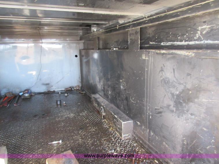 image for item K5261 2000 Chevrolet 3500HD utility truck