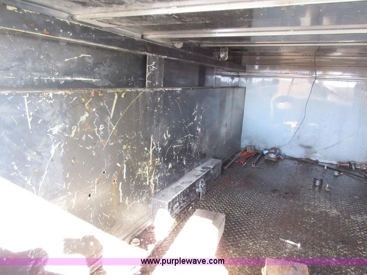 image for item K5261 2000 Chevrolet 3500HD utility truck