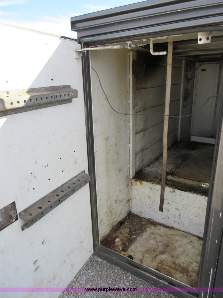 image for item K5261 2000 Chevrolet 3500HD utility truck