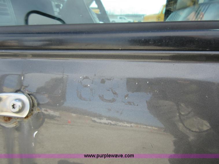 image for item K5261 2000 Chevrolet 3500HD utility truck