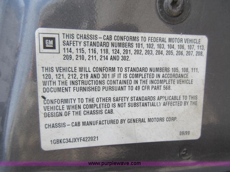 image for item K5261 2000 Chevrolet 3500HD utility truck