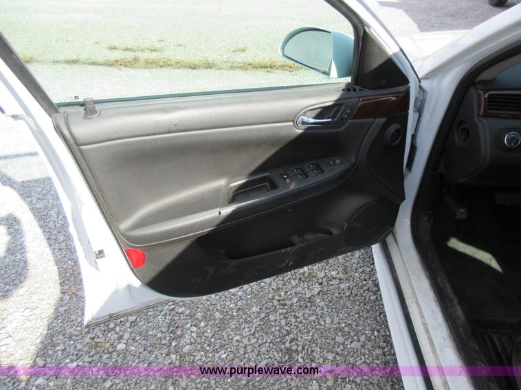 image for item K5262 2010 Chevrolet Impala LS