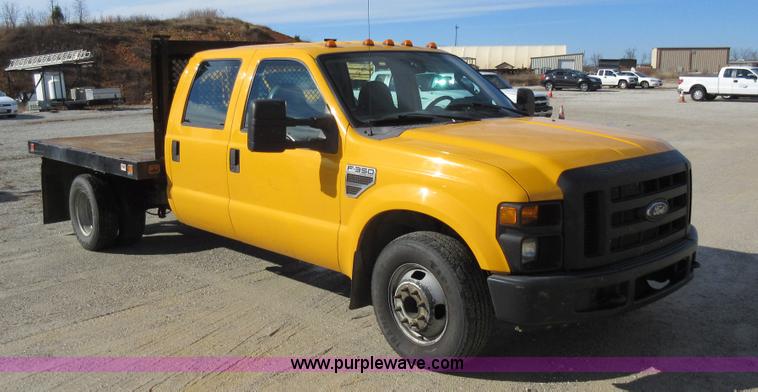 image for item K5263 2008 Ford F350 Super Duty Crew Cab flatbed pickup truck