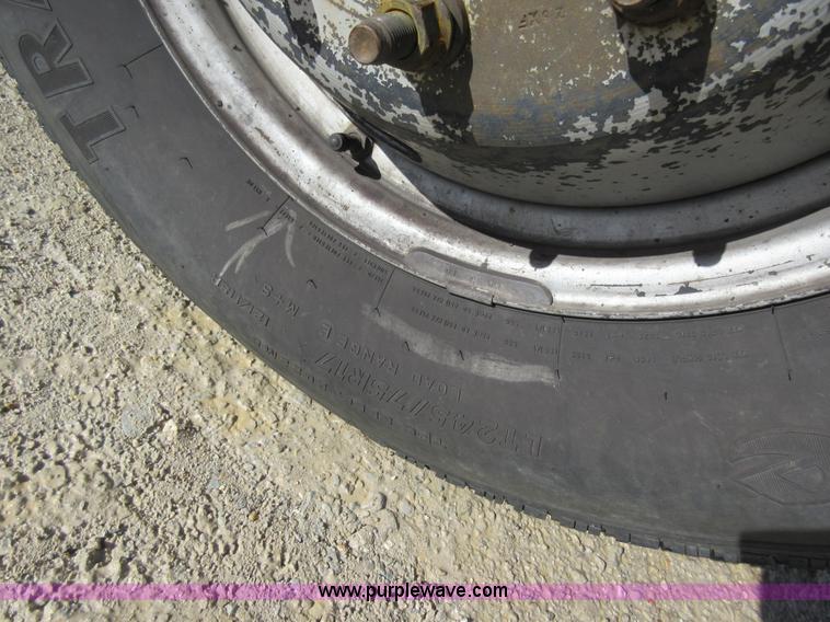 image for item K5263 2008 Ford F350 Super Duty Crew Cab flatbed pickup truck