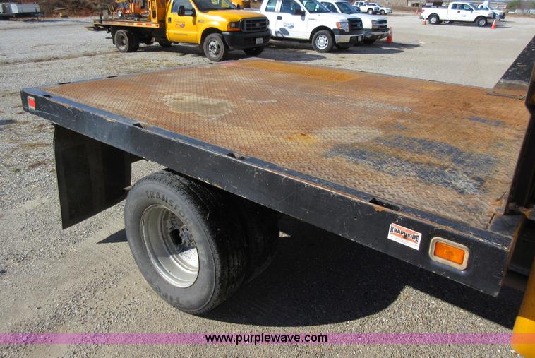 image for item K5263 2008 Ford F350 Super Duty Crew Cab flatbed pickup truck
