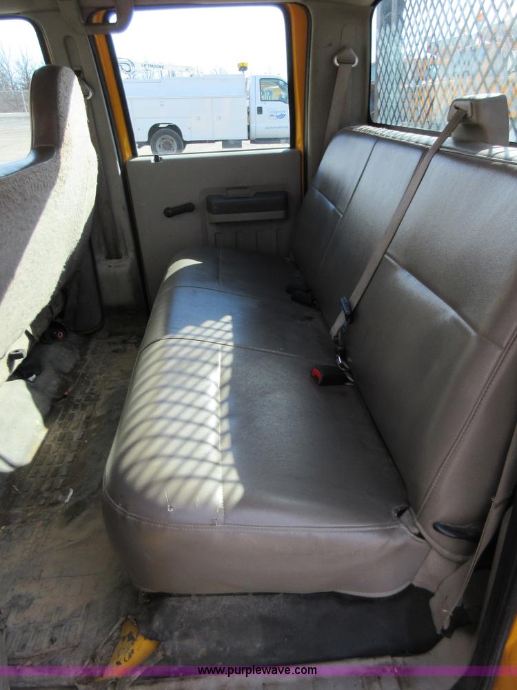 image for item K5263 2008 Ford F350 Super Duty Crew Cab flatbed pickup truck