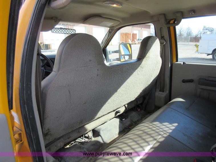 image for item K5263 2008 Ford F350 Super Duty Crew Cab flatbed pickup truck