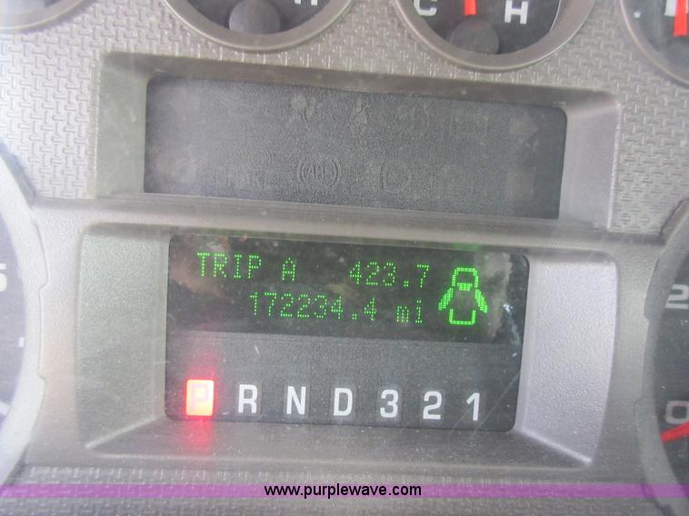 image for item K5263 2008 Ford F350 Super Duty Crew Cab flatbed pickup truck