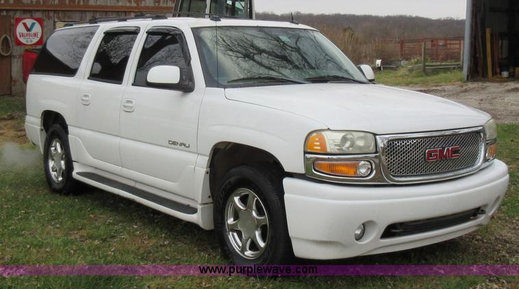 image for item K5269 2004 GMC Yukon Denali XL SUV