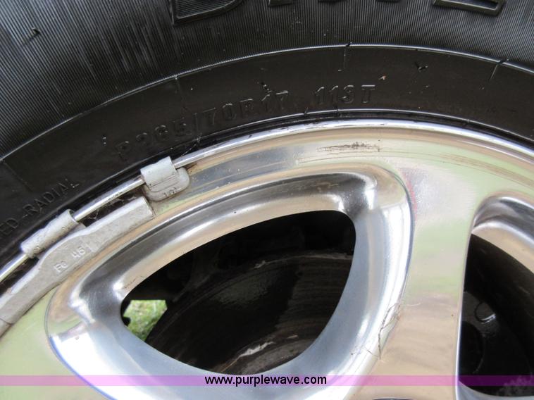 image for item K5269 2004 GMC Yukon Denali XL SUV