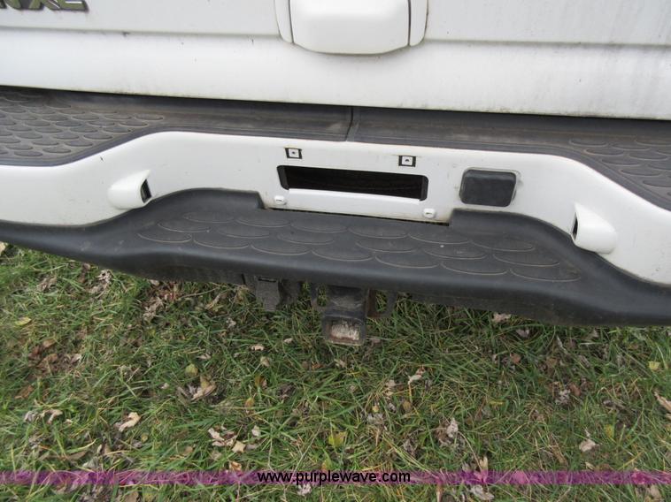 image for item K5269 2004 GMC Yukon Denali XL SUV