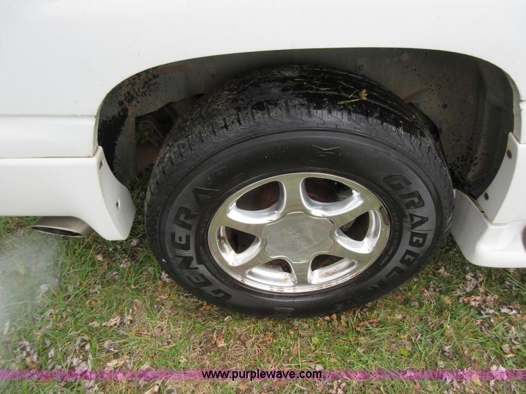 image for item K5269 2004 GMC Yukon Denali XL SUV