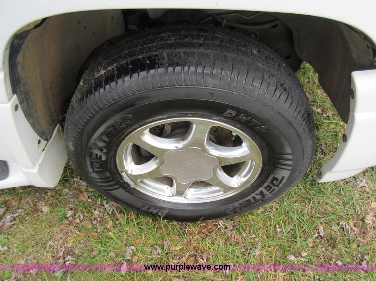 image for item K5269 2004 GMC Yukon Denali XL SUV