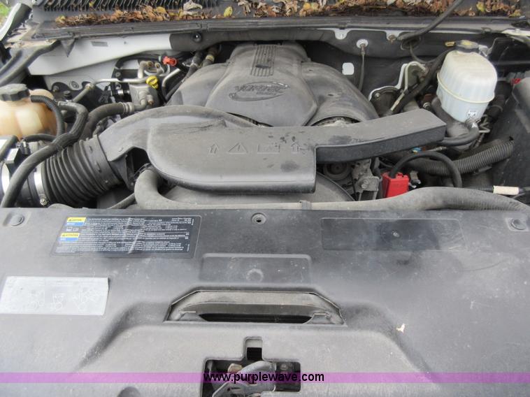 image for item K5269 2004 GMC Yukon Denali XL SUV