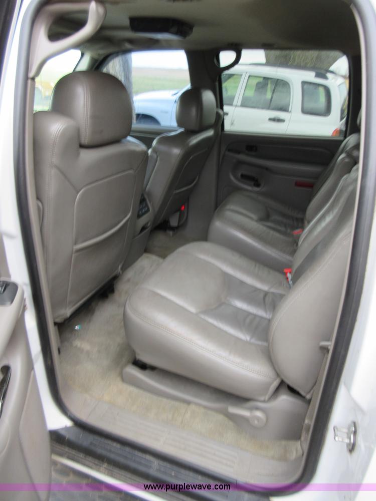 image for item K5269 2004 GMC Yukon Denali XL SUV