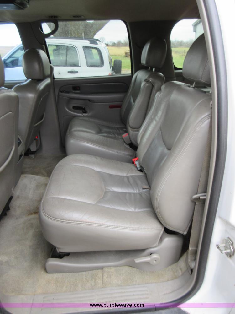 image for item K5269 2004 GMC Yukon Denali XL SUV