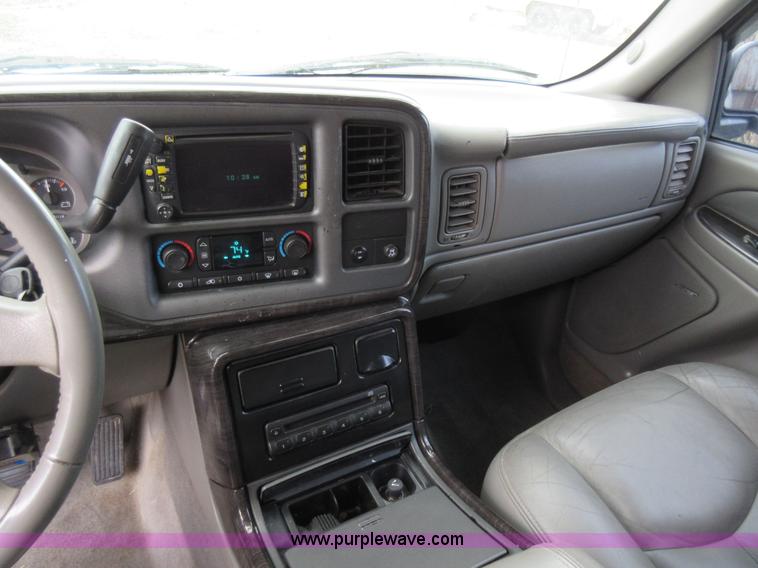 image for item K5269 2004 GMC Yukon Denali XL SUV