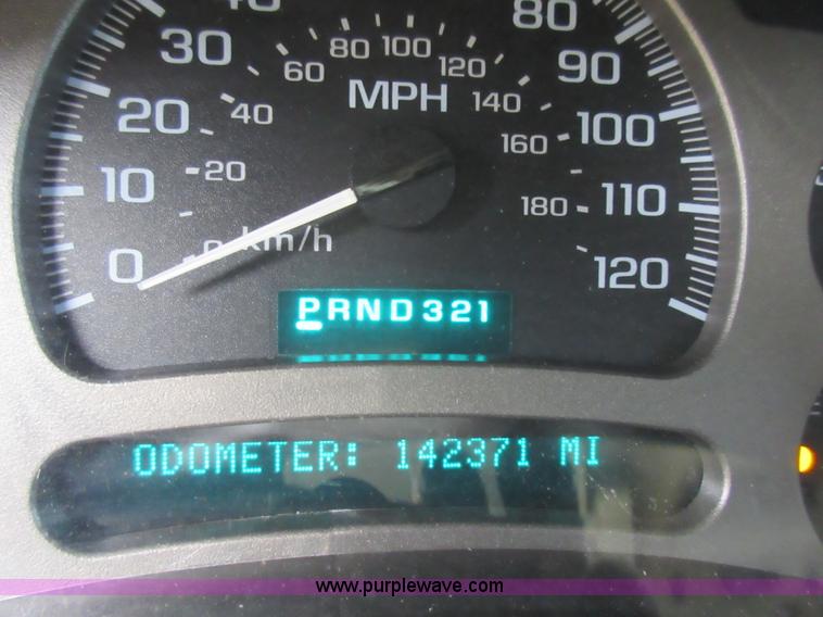 image for item K5269 2004 GMC Yukon Denali XL SUV