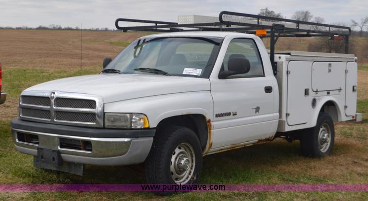image for item K5273 2001 Dodge Ram 2500 utility truck