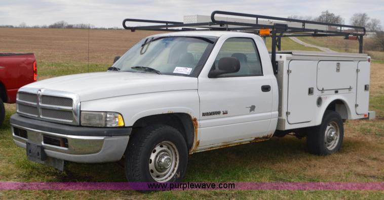 image for item K5273 2001 Dodge Ram 2500 utility truck