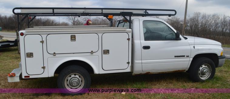 image for item K5273 2001 Dodge Ram 2500 utility truck