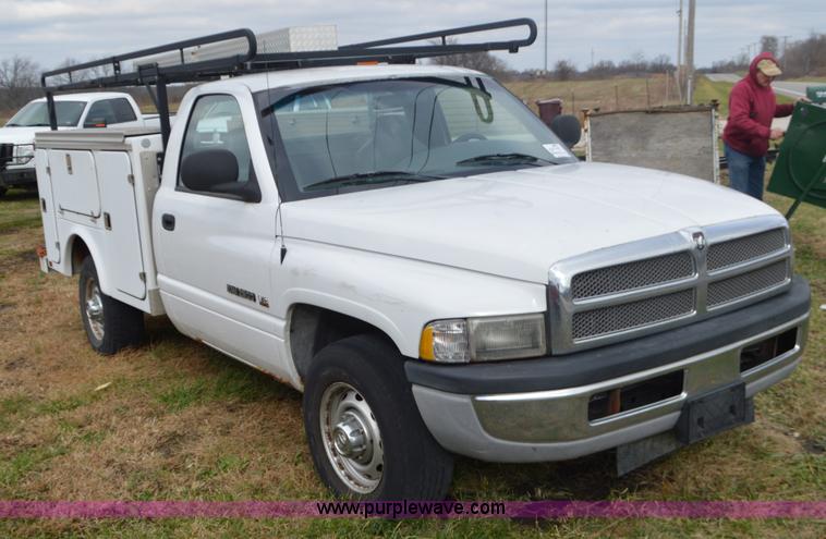 image for item K5273 2001 Dodge Ram 2500 utility truck