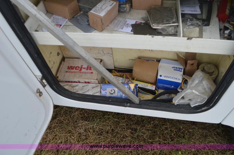 image for item K5273 2001 Dodge Ram 2500 utility truck