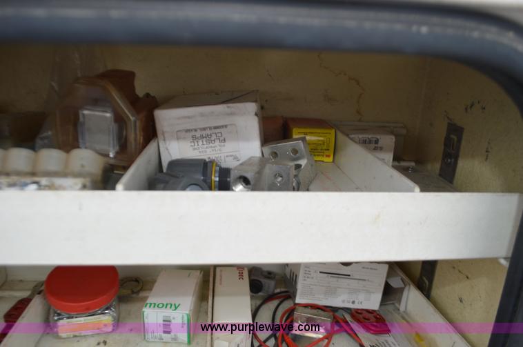 image for item K5273 2001 Dodge Ram 2500 utility truck