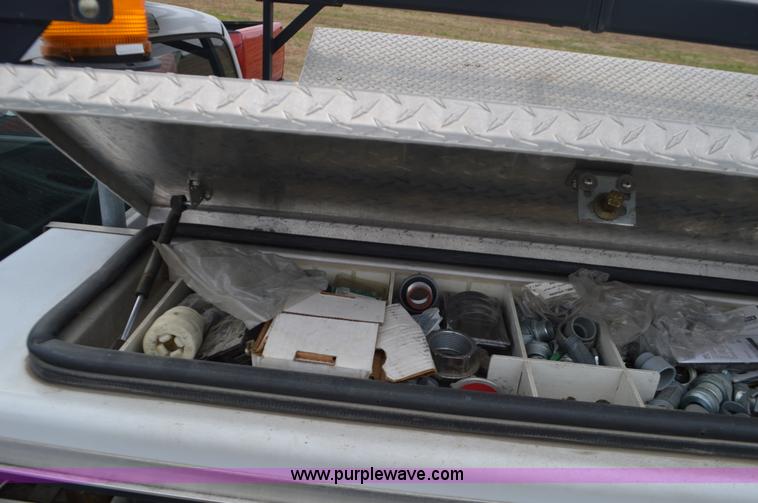 image for item K5273 2001 Dodge Ram 2500 utility truck