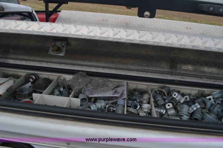 image for item K5273 2001 Dodge Ram 2500 utility truck