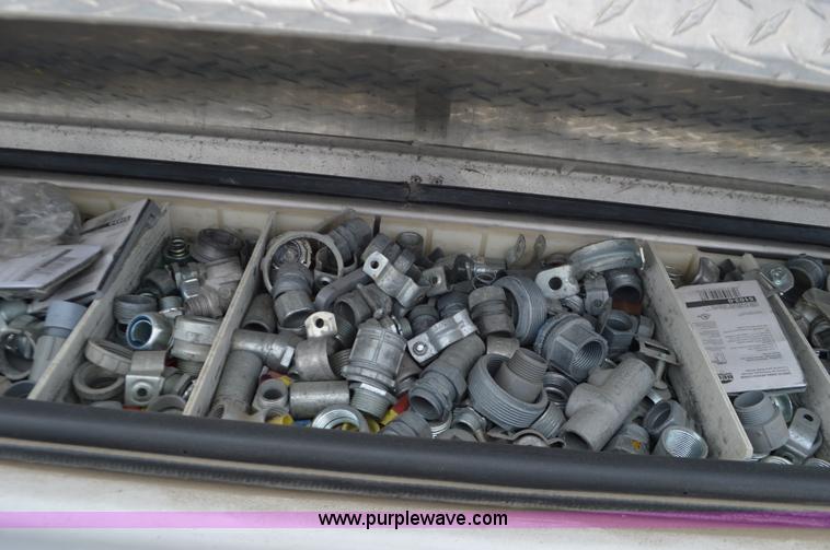 image for item K5273 2001 Dodge Ram 2500 utility truck