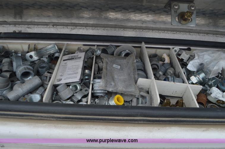 image for item K5273 2001 Dodge Ram 2500 utility truck