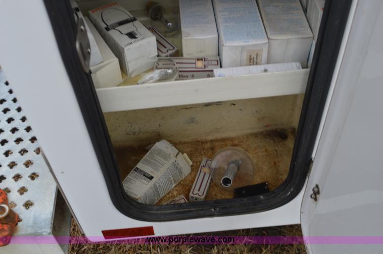 image for item K5273 2001 Dodge Ram 2500 utility truck