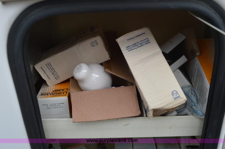 image for item K5273 2001 Dodge Ram 2500 utility truck