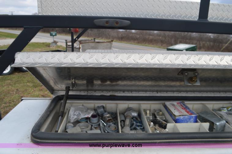 image for item K5273 2001 Dodge Ram 2500 utility truck