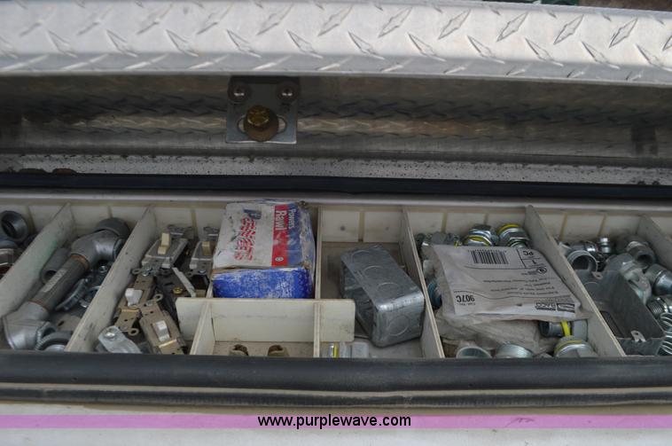 image for item K5273 2001 Dodge Ram 2500 utility truck