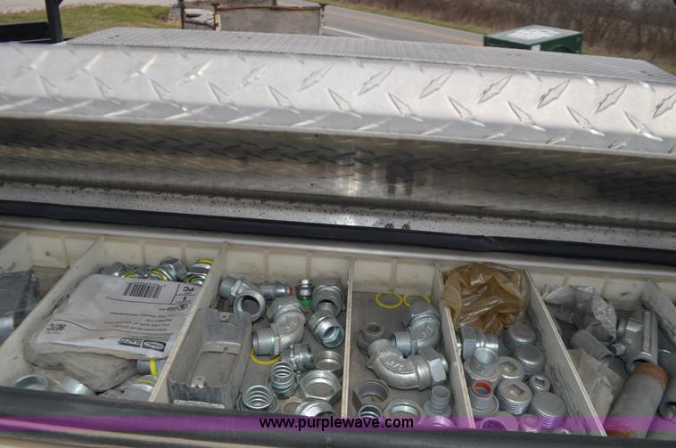 image for item K5273 2001 Dodge Ram 2500 utility truck