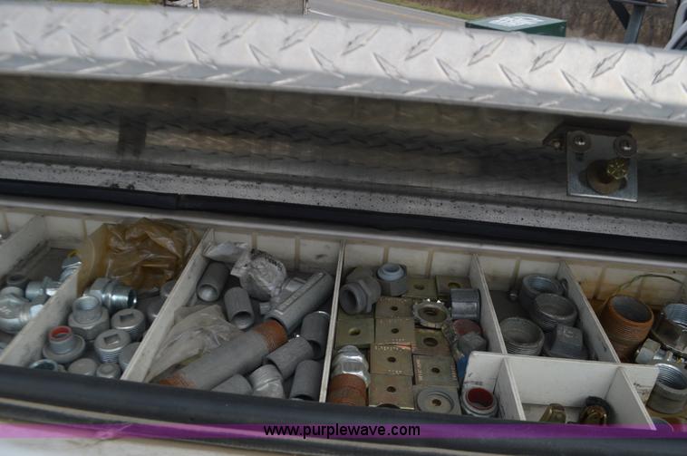 image for item K5273 2001 Dodge Ram 2500 utility truck