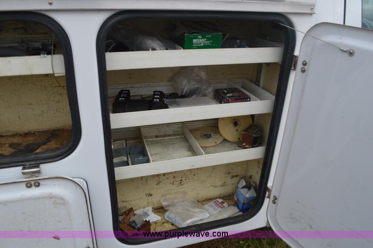 image for item K5273 2001 Dodge Ram 2500 utility truck