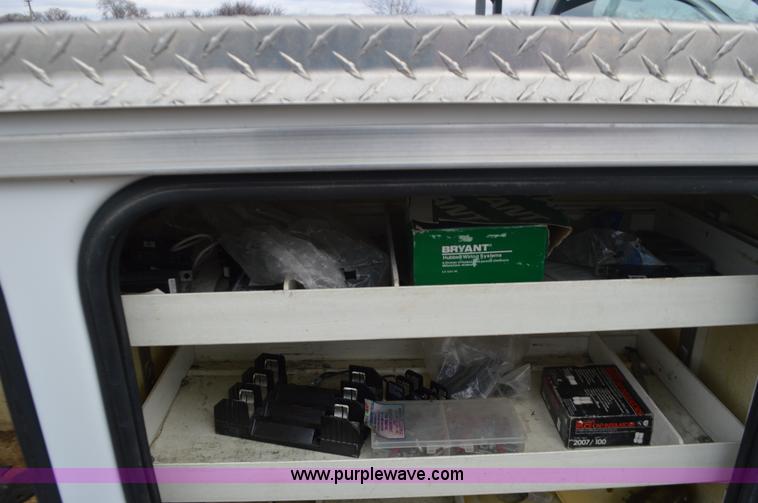 image for item K5273 2001 Dodge Ram 2500 utility truck