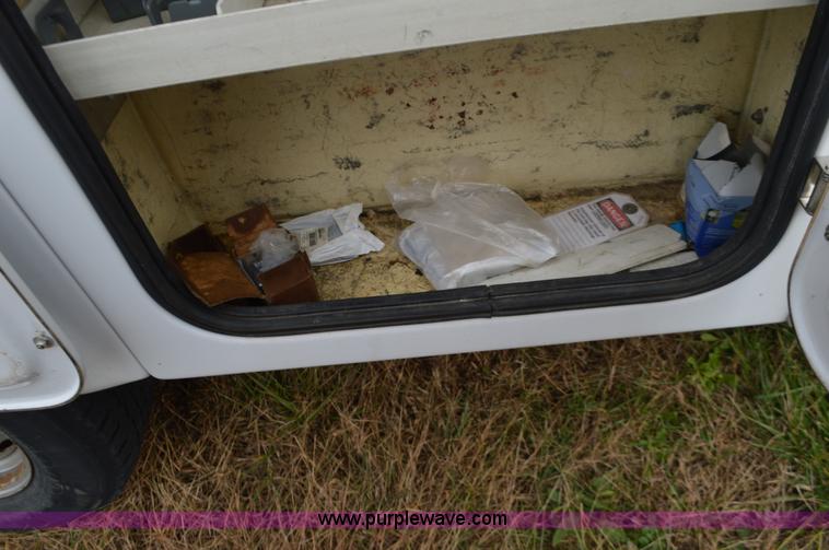 image for item K5273 2001 Dodge Ram 2500 utility truck