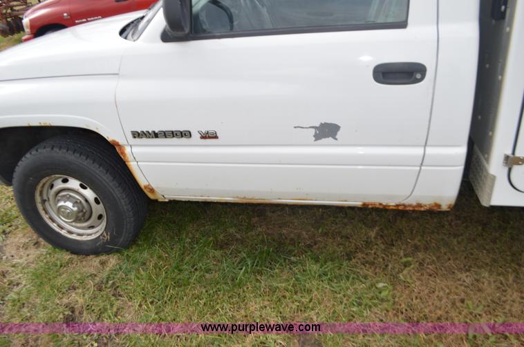 image for item K5273 2001 Dodge Ram 2500 utility truck